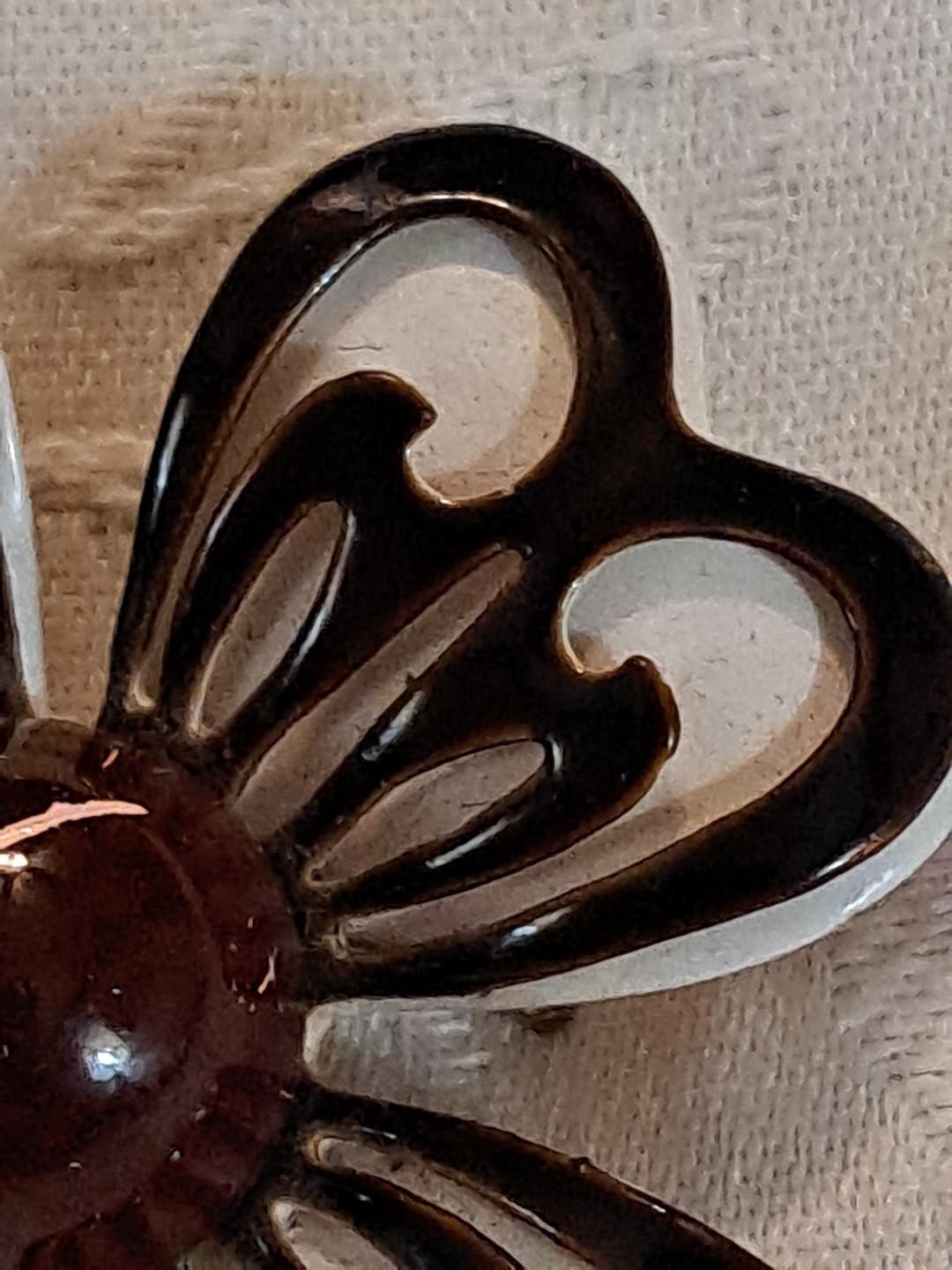Vintage MOD Brown & White Flower Brooch Pin with Scratch