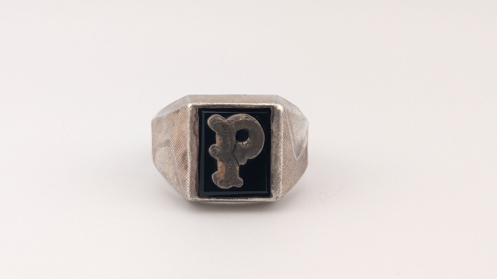 Vintage Signet Ring “P” Sterling Silver Black Onyx Letter P Size 5.5