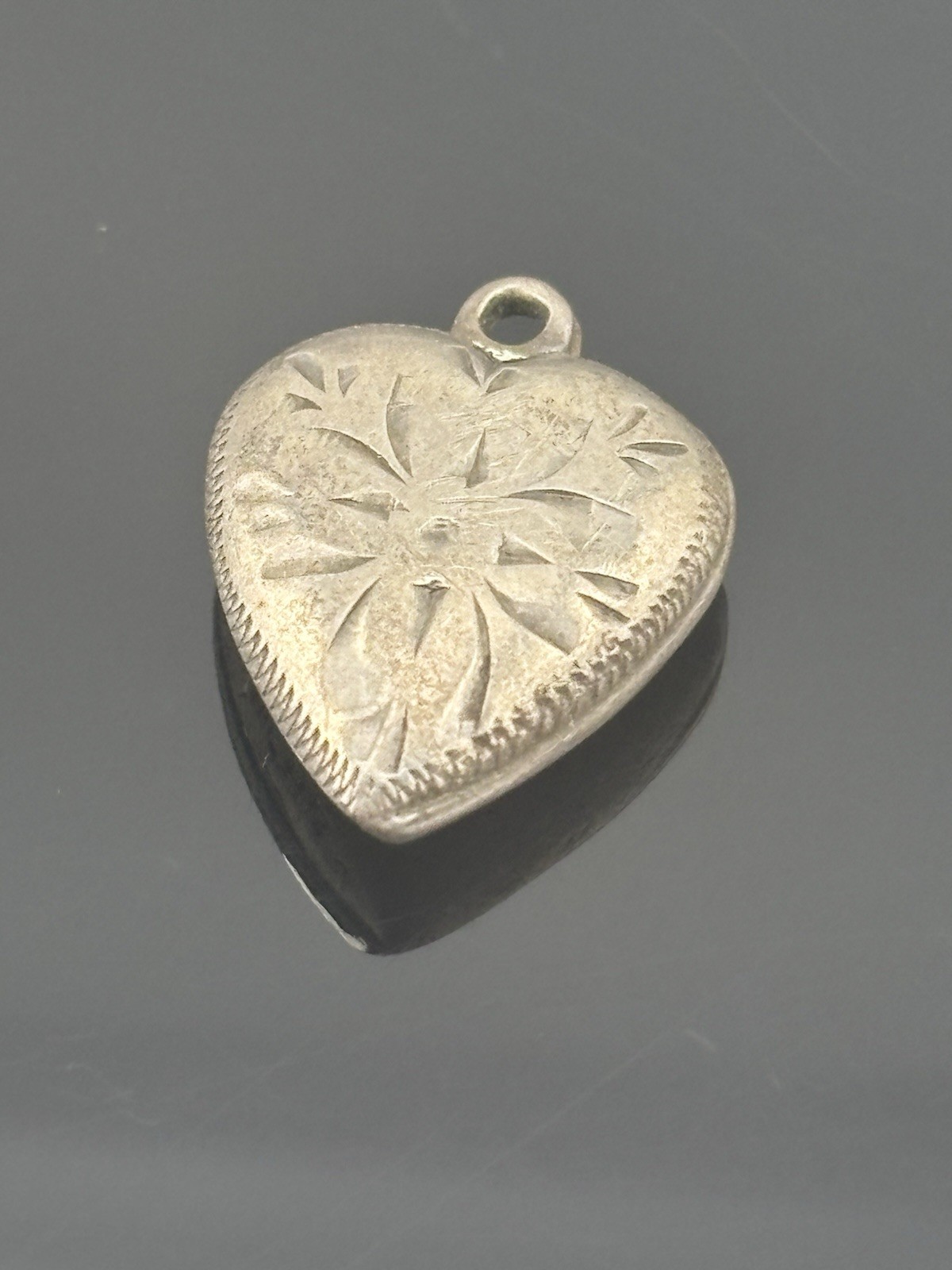 Vtg Single Sterling Silver Puff Heart Charm One Side Etched No Jump Ring 11/16″