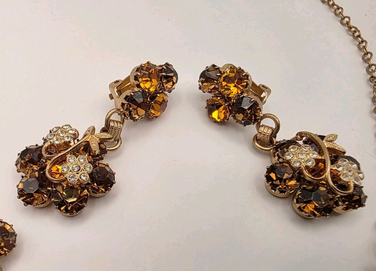 Vintage Unsigned Austria Shades Of Topaz & Crystal W/Floral Overlay Dangle Set