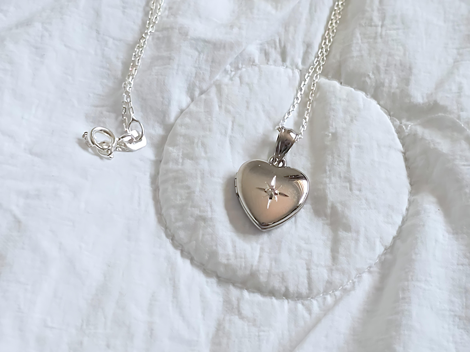 925 Sterling Silver Tiny Dainty 1/2 inch Diamond Heart Locket Pendant Necklace