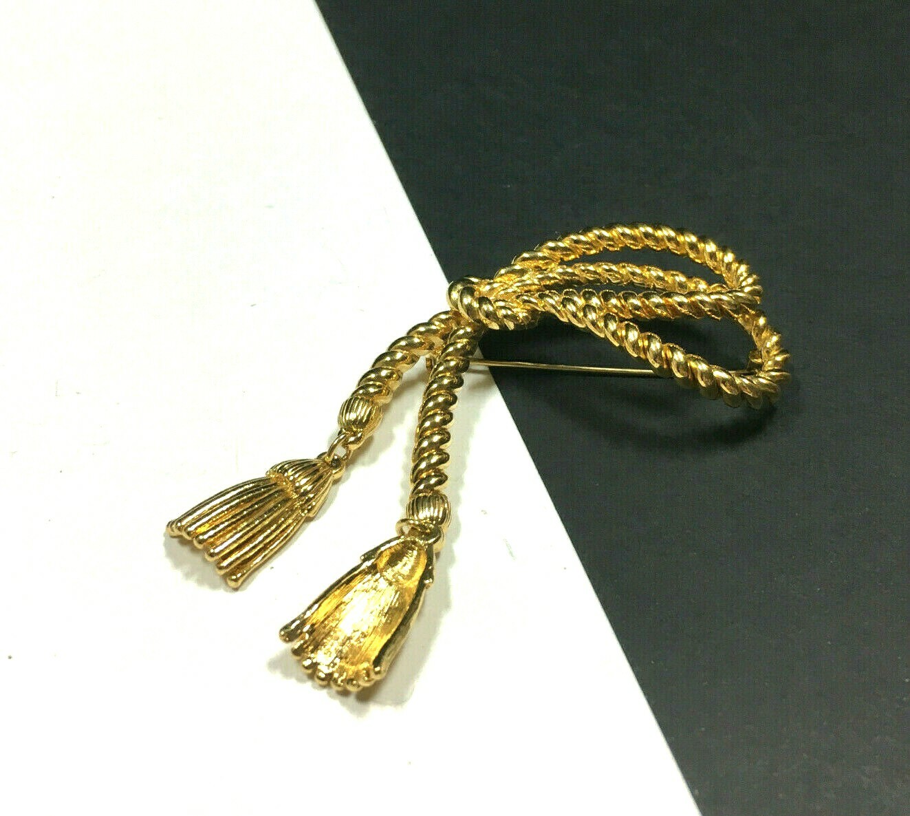 Vintage ICONIC Knotted Rope TASSEL Brooch Nautical Gold PL Dangle R191i