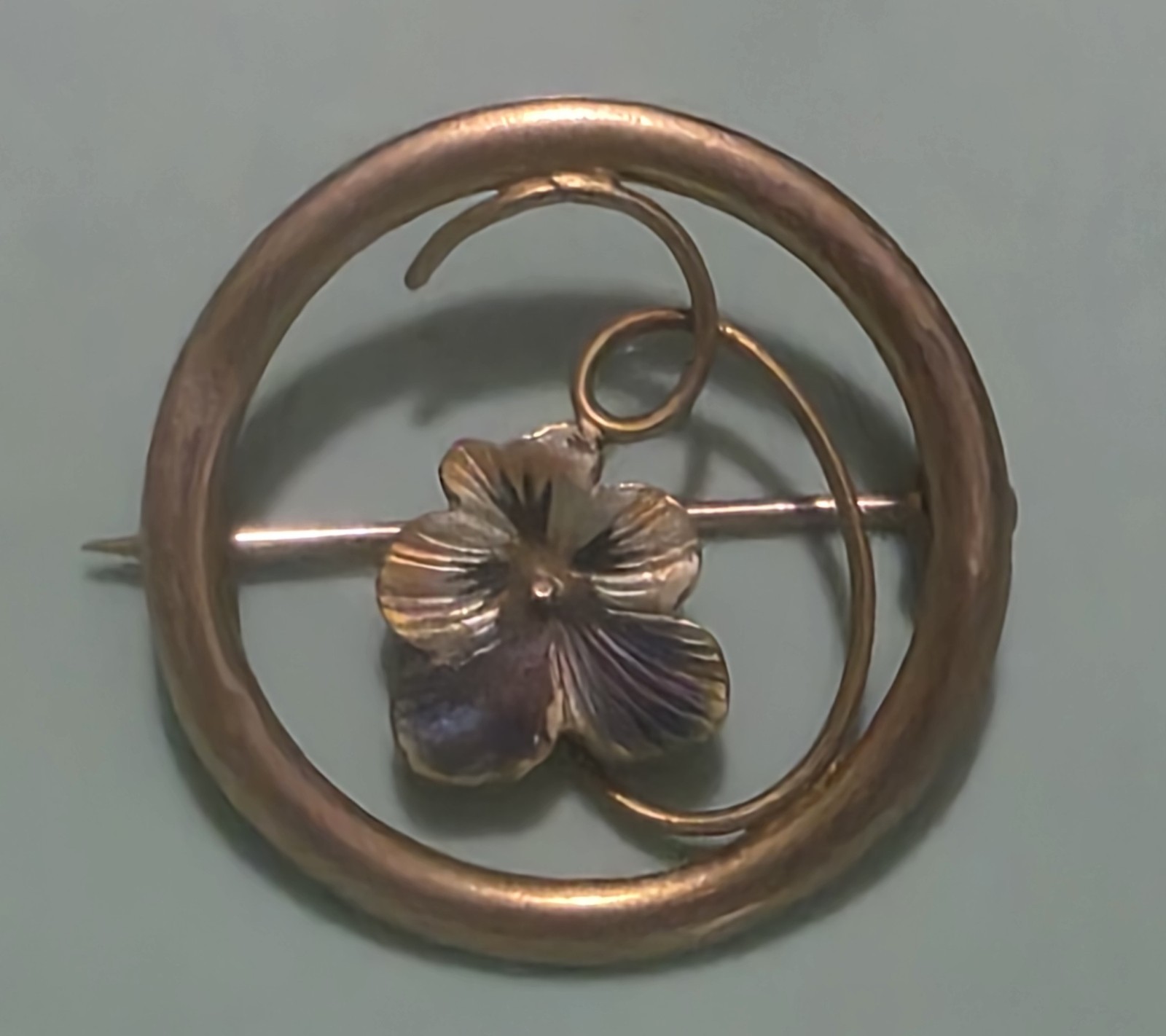 Antique Nouveau Victorian 14K gold and purple enameled pansey brooch – 1″