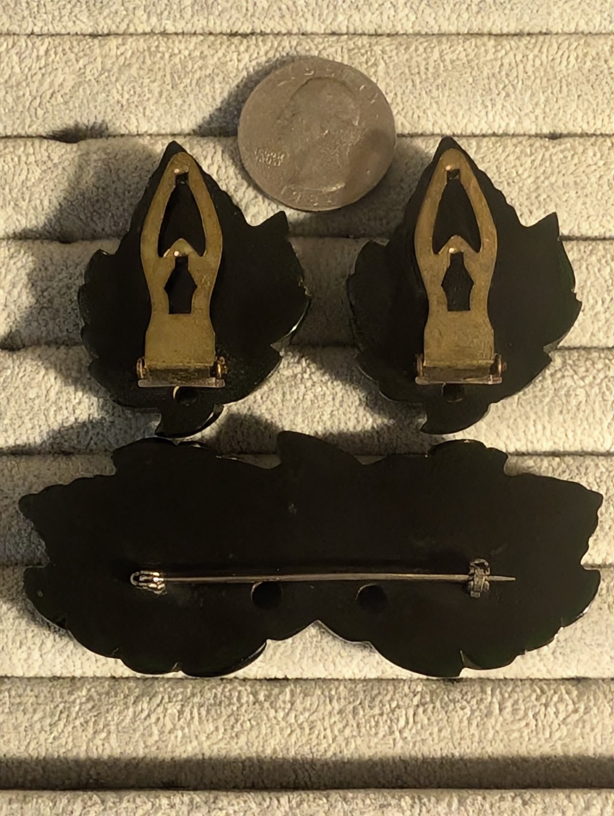 Lot Of 3 vintage bakelite carved pierced large pin & clip set. Acorns Dark Green