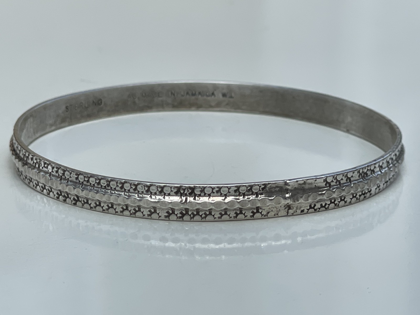 Vintage Jamaica AC 925 Sterling Silver Ribbed Bangle Bracelet 13 Grams 8″