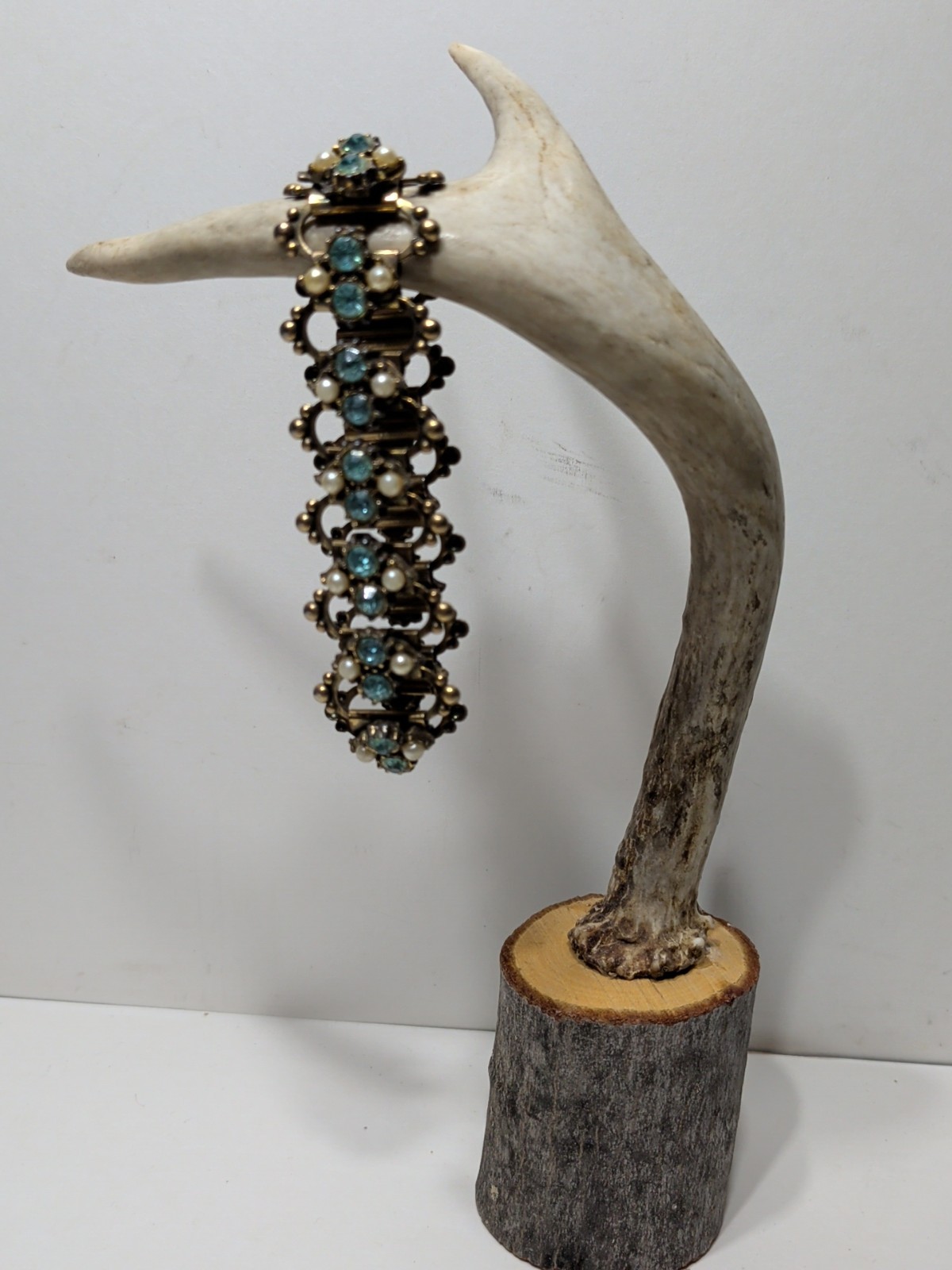 ✨VINTAGE✨ 1950s 8″ Bracelet Blue Stones Small Pearls Gold Tone Filigree Copper?