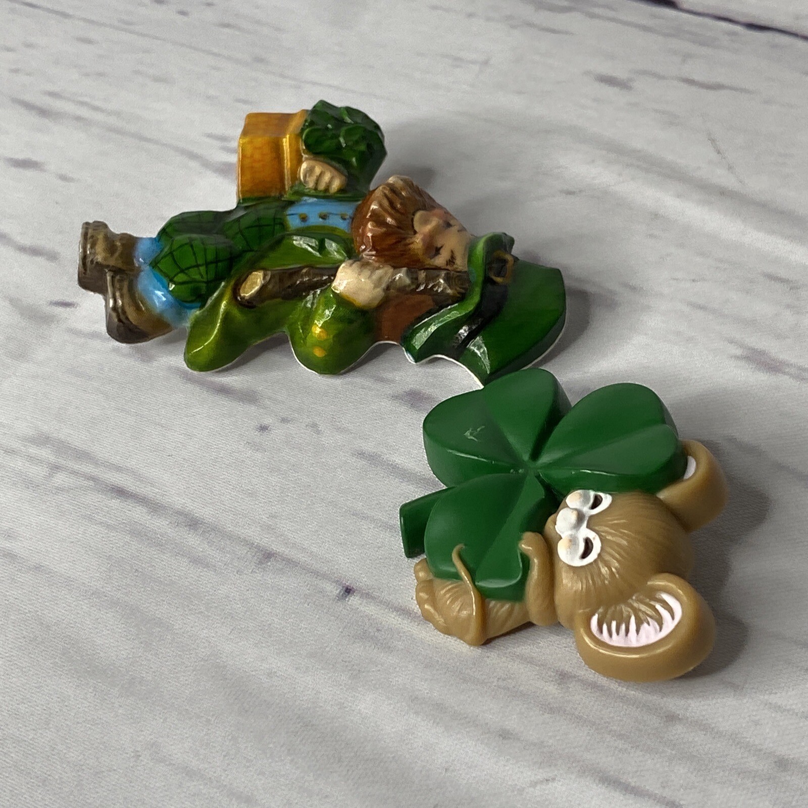 2 VTG 80s HALLMARK Irish St Patrick Day Shamrock Mouse Leprechaun Brooch Pins