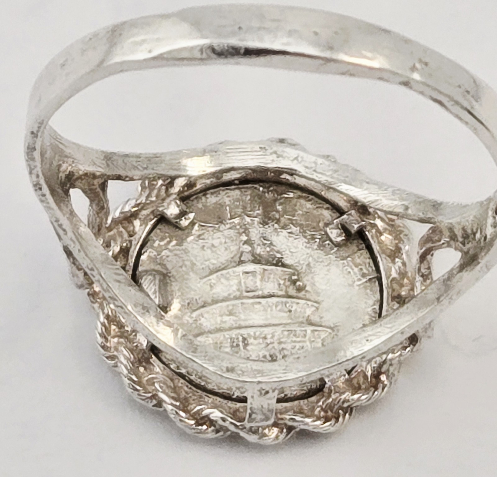 Vintage Sterling Silver Chinese Panda Coin Bezel Ring Rope Twist Size 8 – 2.2g