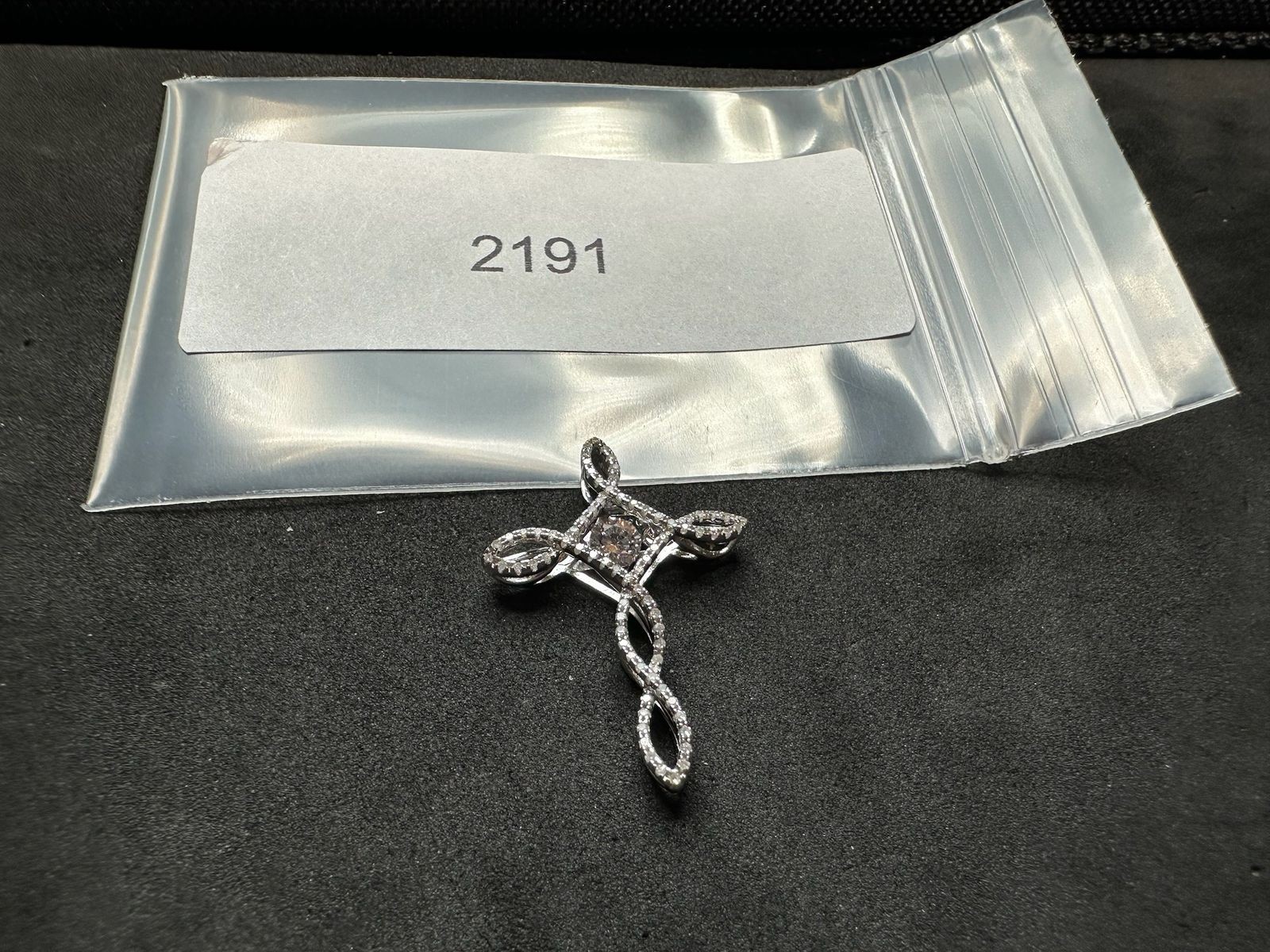 1.52g Vintage Sterling Silver 925 Cross Infinity Pendant Sparkling Center M