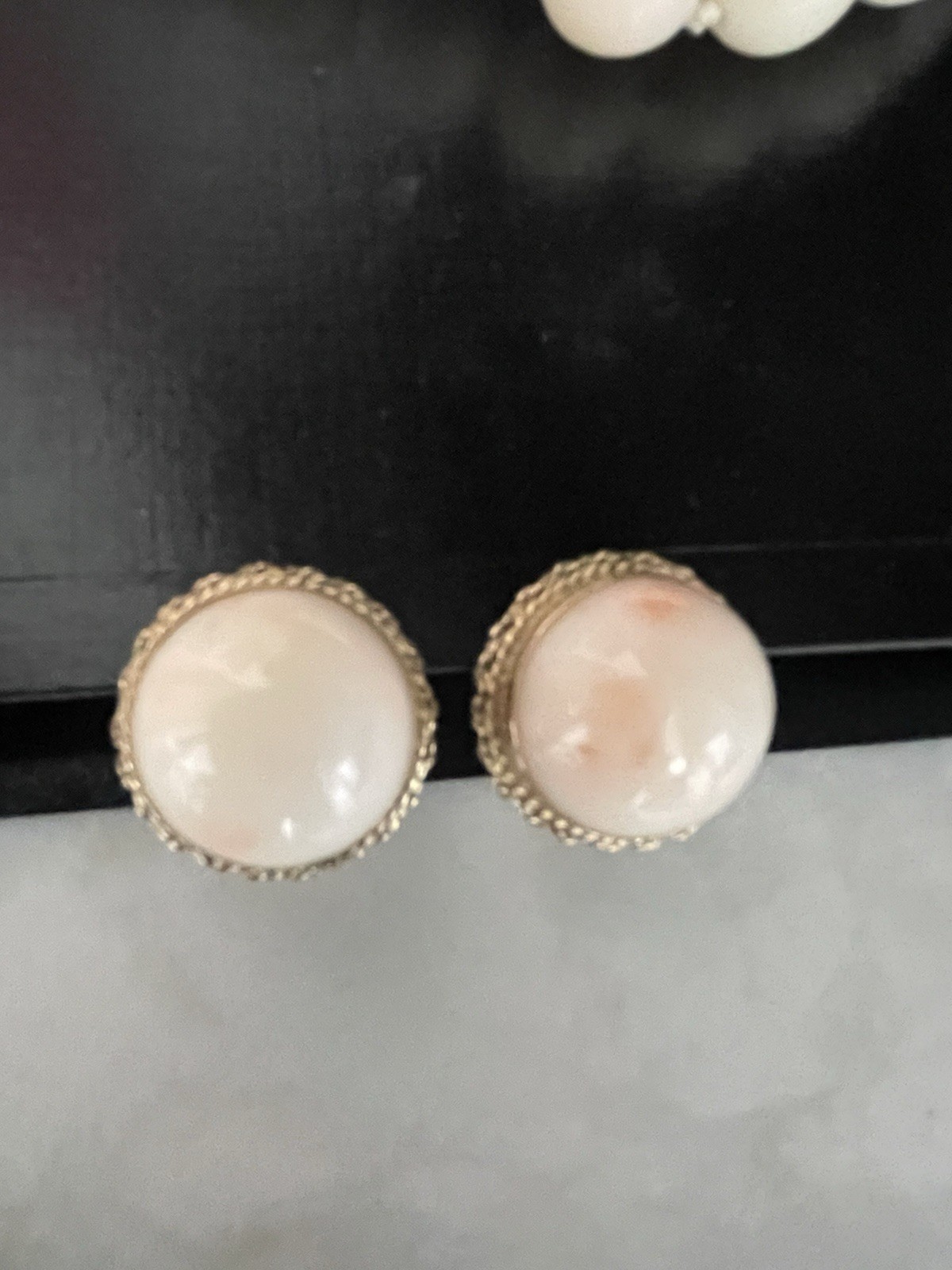NATURAL ANGEL SKIN CORAL NECKLACE W/ MATCHING EARRINGS-14kt GOLD CLASP & EARRING