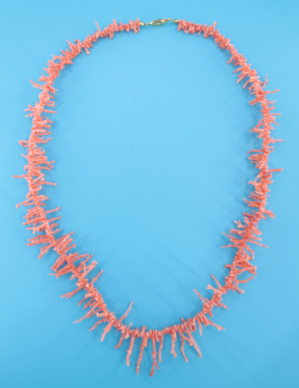 VTG Women’s Light Salmon Colored Wispy Coral Necklace 24 Inches