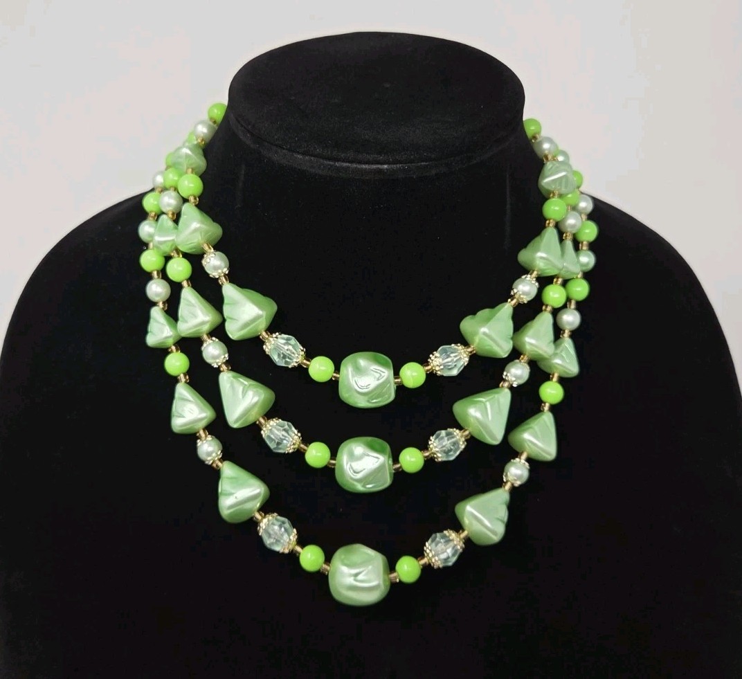Sea Foam & Lime Green Triple Strand Beaded Necklace Vintage Faux Pearl 15 – 17″
