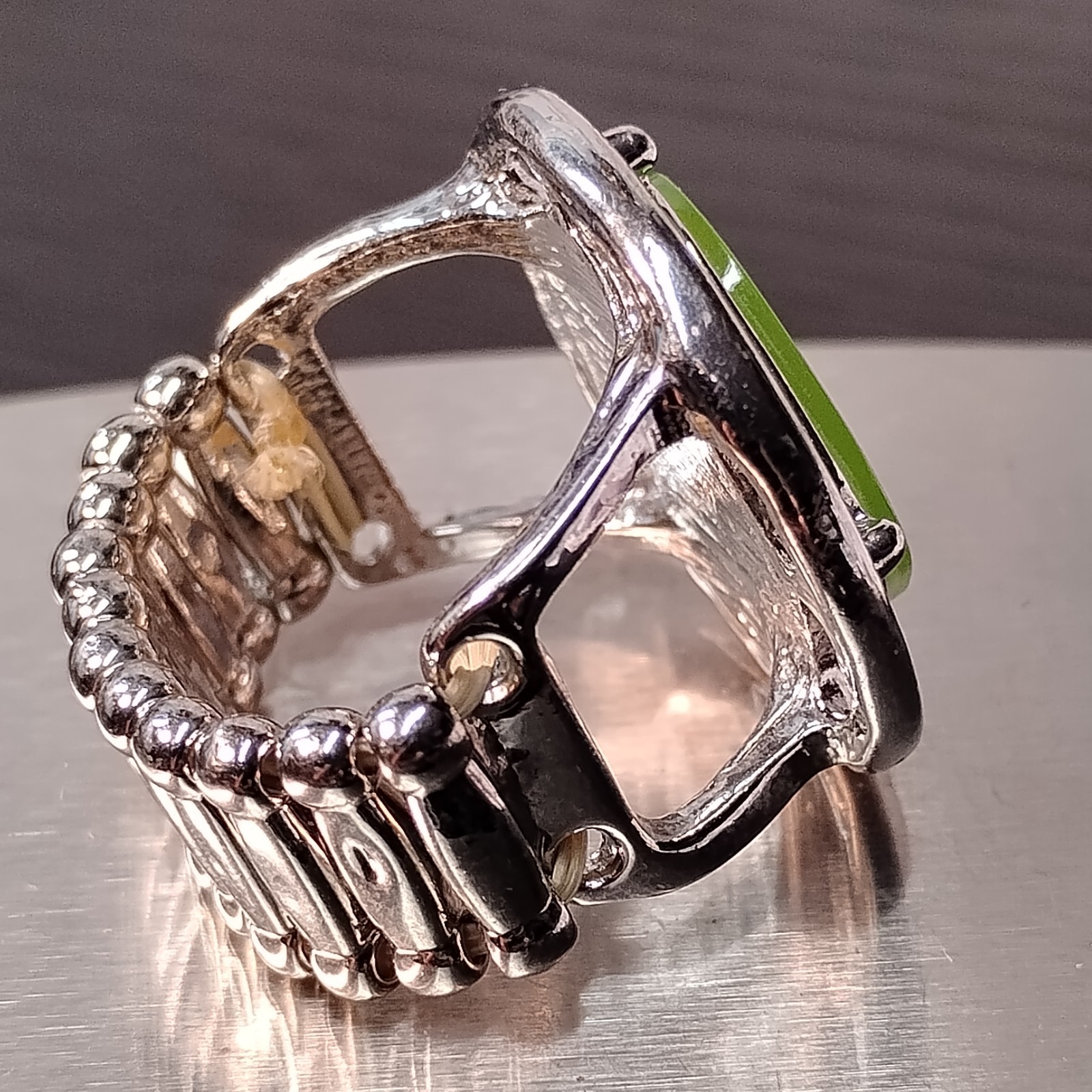 RING Adjustable Size 8 Lime Green Silver Tone Metal Funky Fun Fashion Jewelry