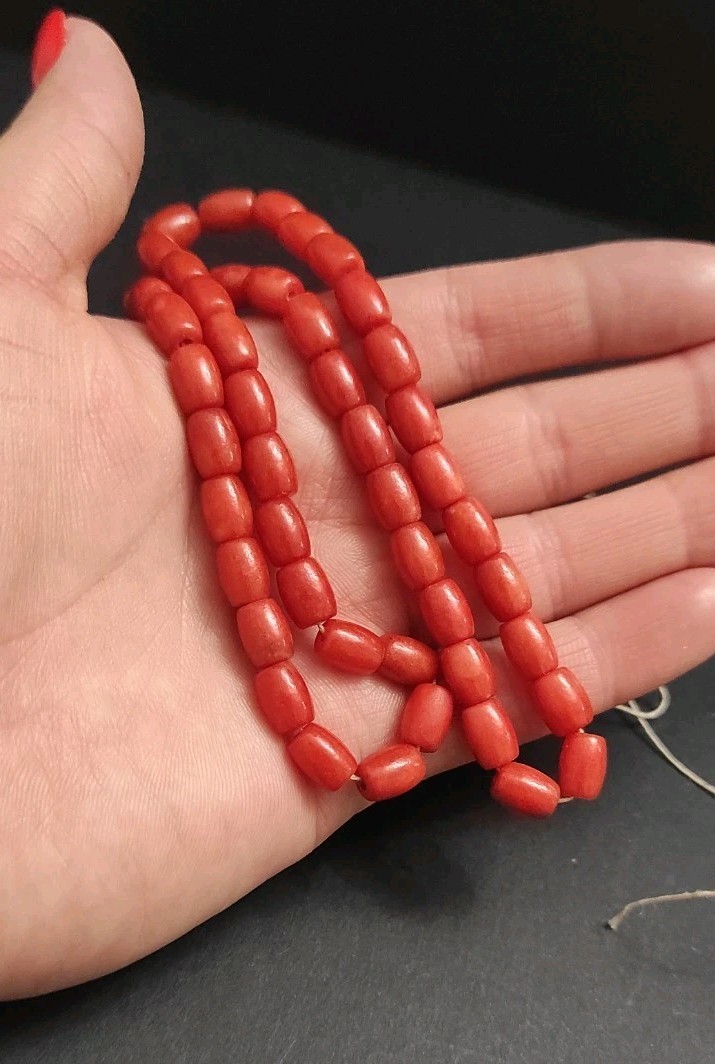 DELIGHTFUL, ANTIQUE, CARVED REAL CORAL BEAD NECKLACE 26,4g