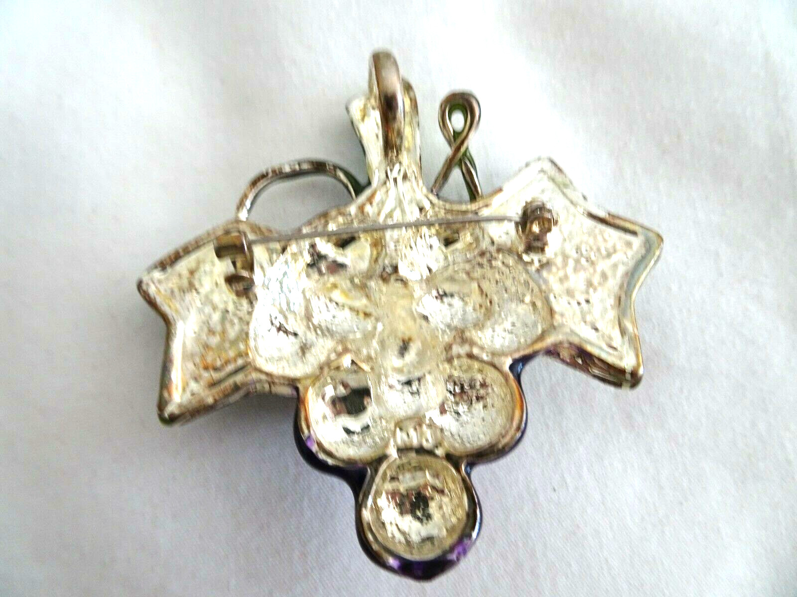 Vintage PIN/BROOCH/PENDANT Bunch of Grapes Enamel Paint 2 1/2″ x 3″