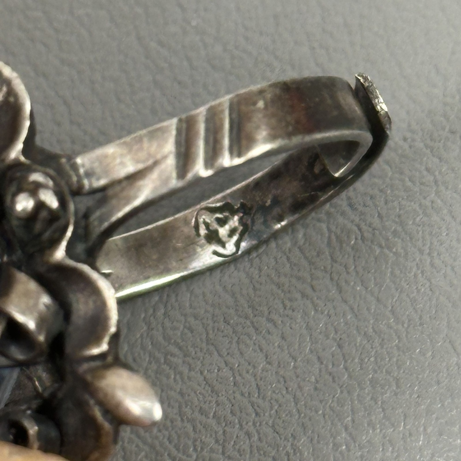 1940-70s Taxco Mexico Floral Sterling Silver Blue Crystal Glass Adjustable Ring
