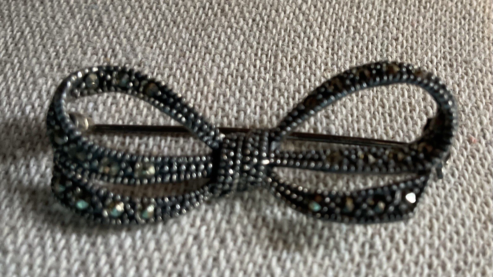 CW Signed STERLING SILVER MARCASITE Bow BROOCH Vintage WOMENS