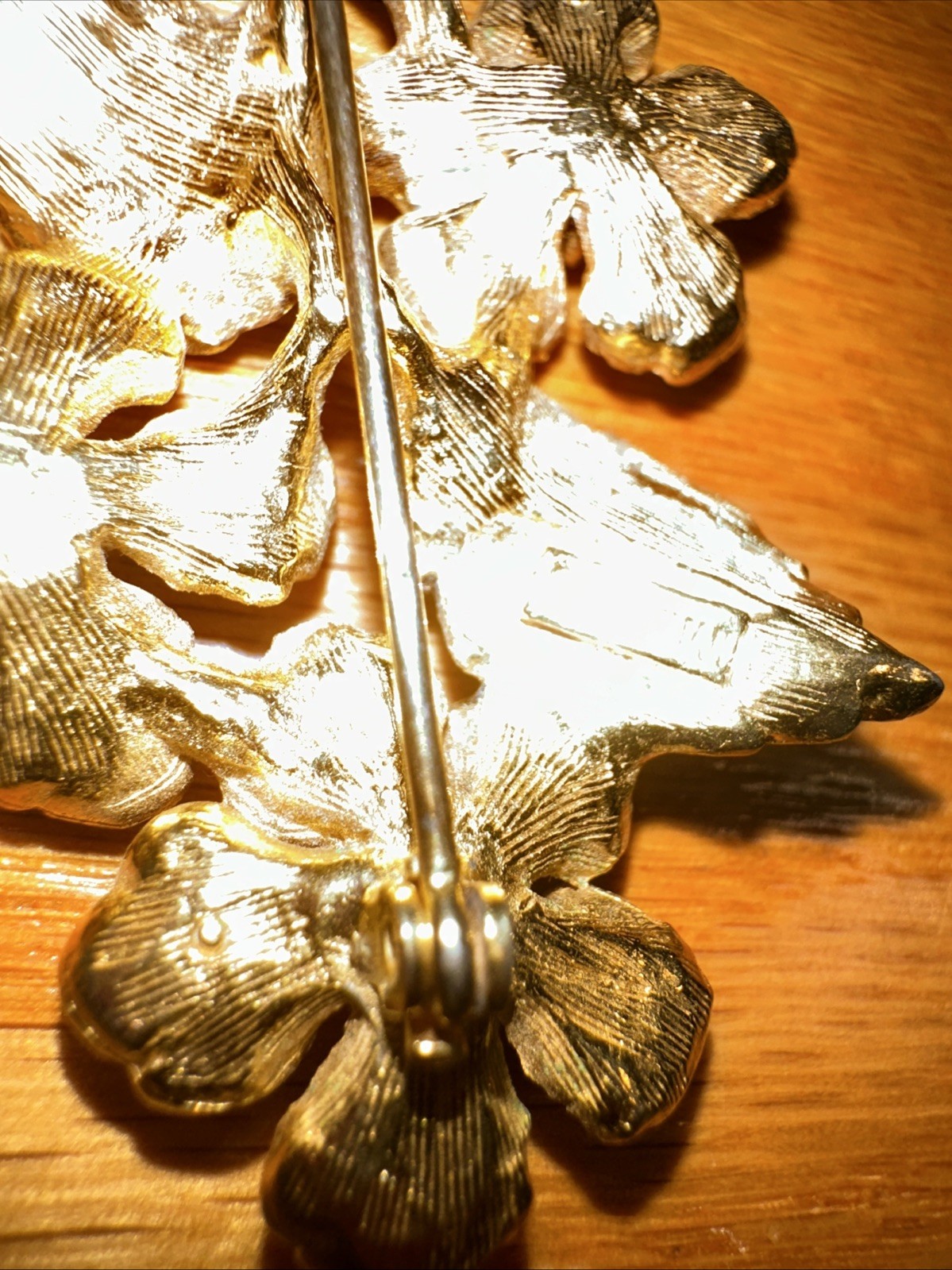 Rafaelian Vintage Enamel Costume Flower Pin Brooch Signed 2″ Valentines Day