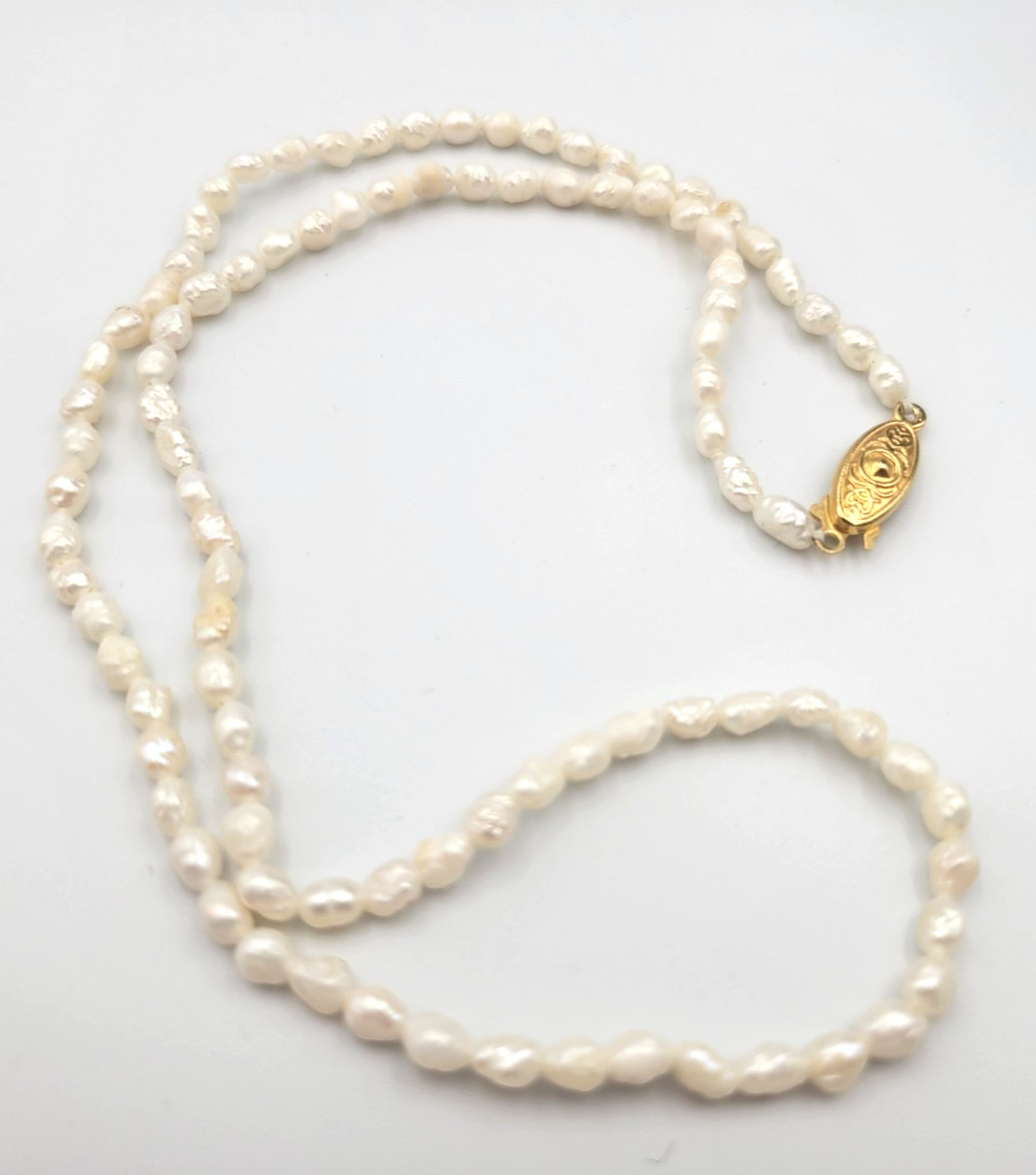 Vintage Fresh Water Pearl Bead Necklace 17″ Gold Tone Fish Hook Clasp
