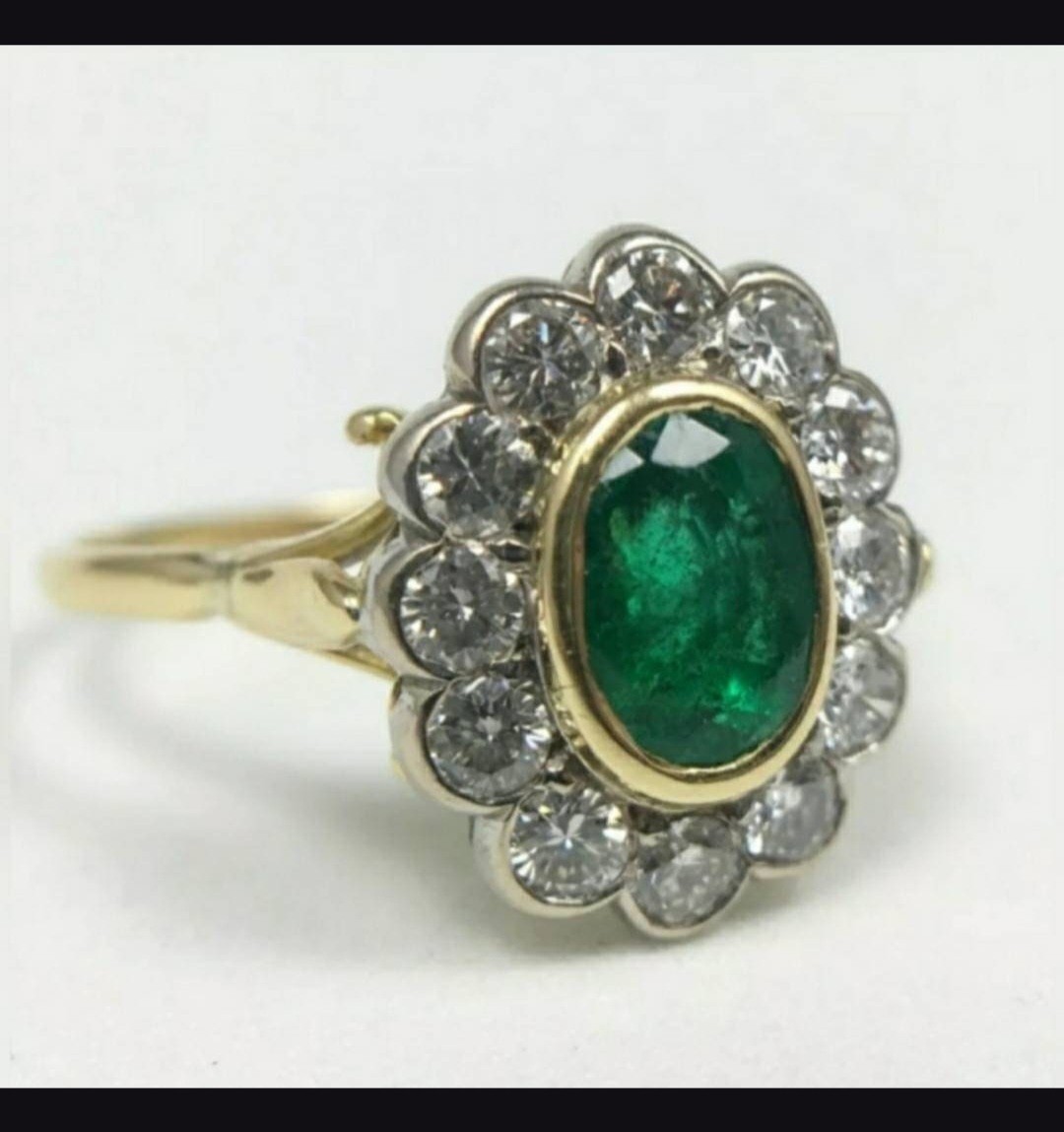 Antique Edwardian Natural Oval Emerald and Round Diamond Ring. 18k Gold. Size 5