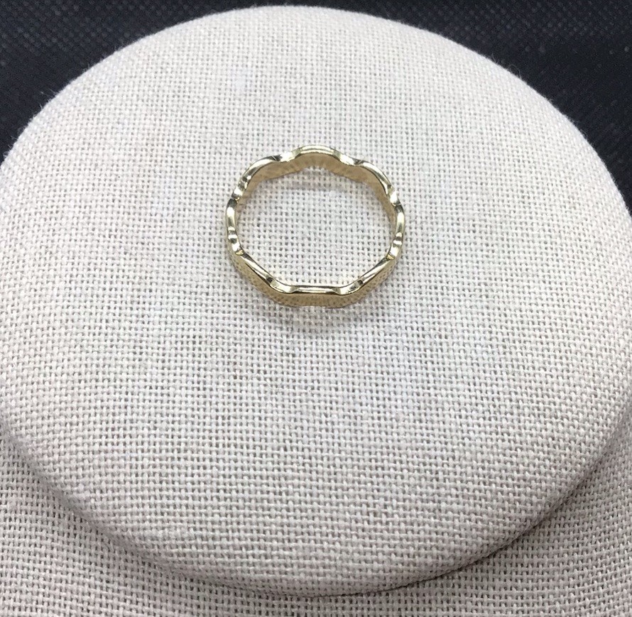 Vintage Avon Gold Tone Costume Wave Design Band Sz 7 H820