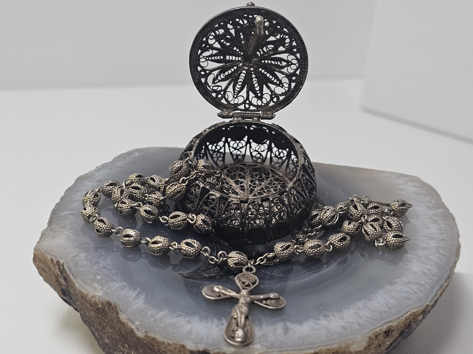 Antique 800 Silver Roman/Italian Filigree Rosary With Case