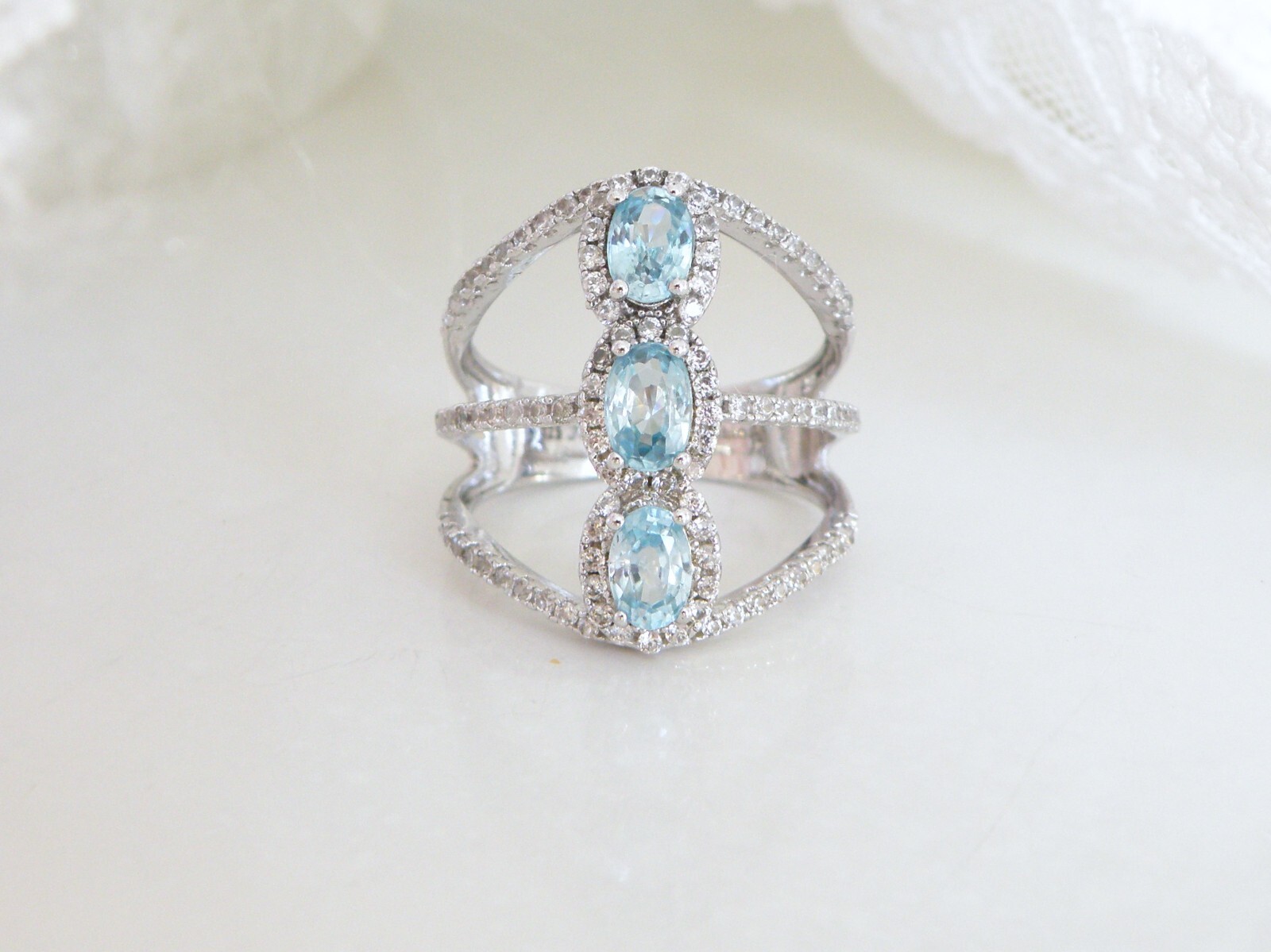 New Natural Blue Topaz Modern Sterling Silver 925 Ring Size 7