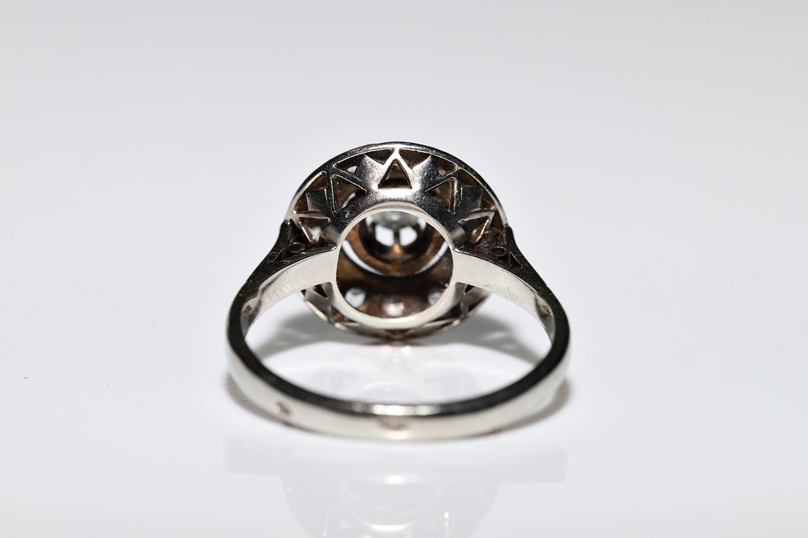 Antique Circa 1920s 18k Gold Natural Diamond Decorated Ring