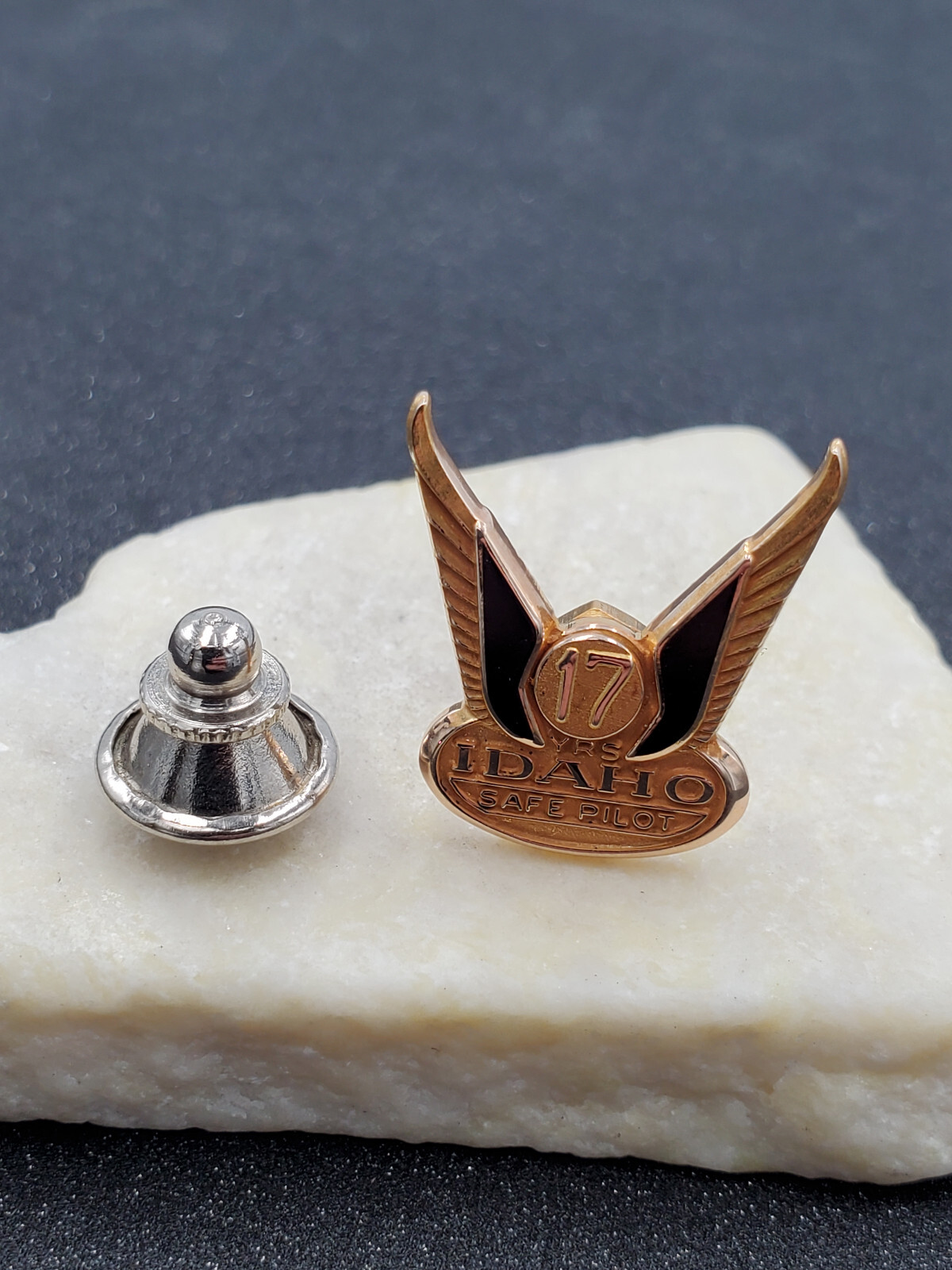 10k Real Yellow Gold Vintage Idaho 17 Years Safe Pilot Award Aviation Lapel Pin