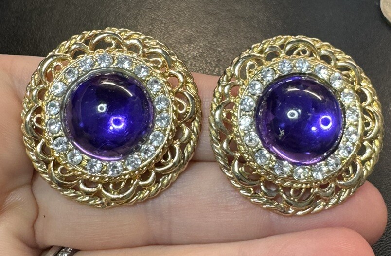 Vintage 1980’s 1990’s Purple Cabochon Rhinestone Gold Tone Clip On Earrings