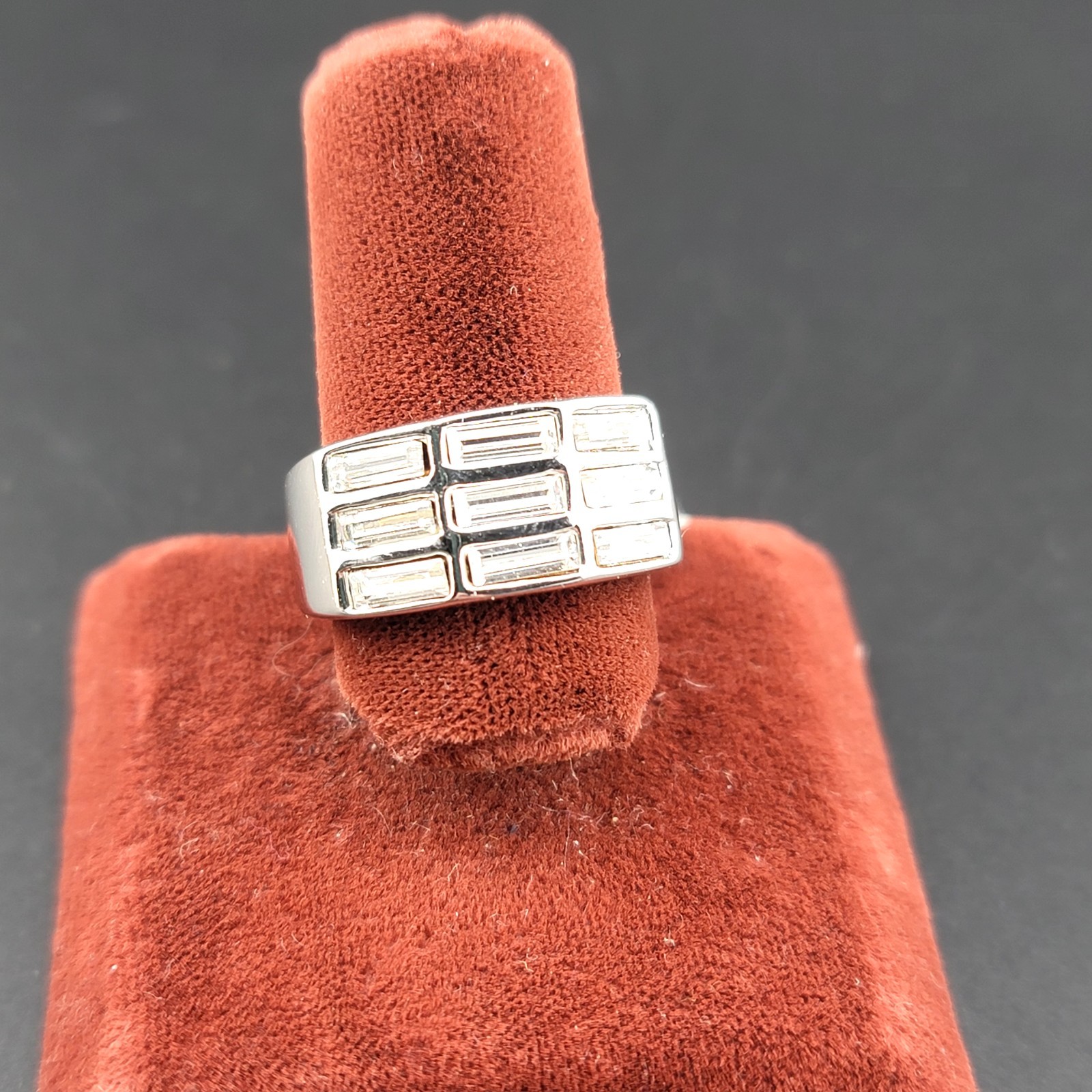 Vtg Sz 7 Ring Band Unsigned ESPO Rhinestones Baguettes 14KTGE Fashion Jewelry T2