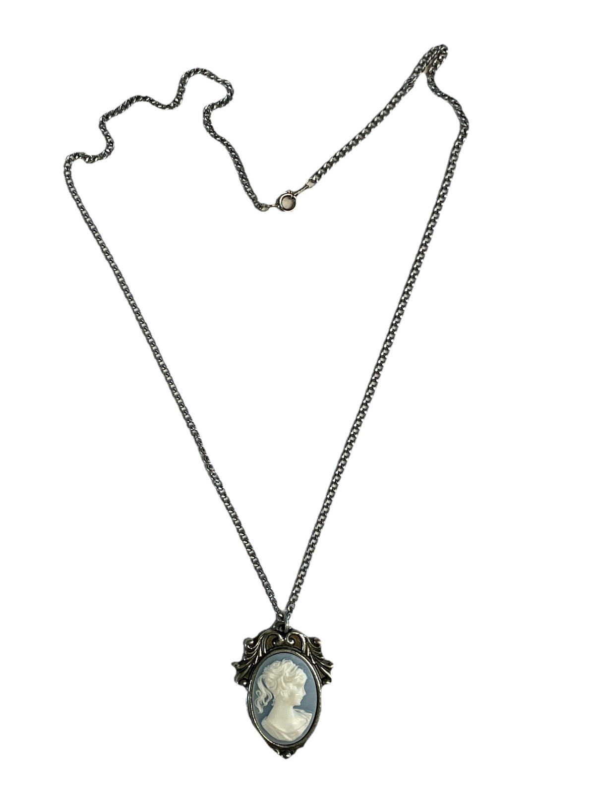 Vintage Blue and White Victorian-style Cameo Portrait Pendant Necklace 18”