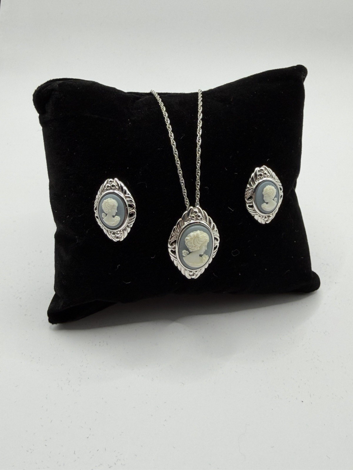 Trifari Blue and White Cameo Pendant Necklace And Earrings on Silver Tone Chain