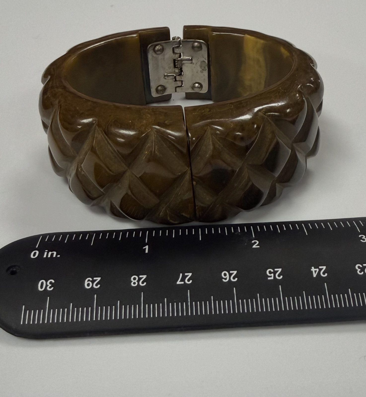 VTG TESTED BAKELITE HINGED CLAMPER BRACELET DEEP CARVED SMOKY ROOT BEER ART DECO