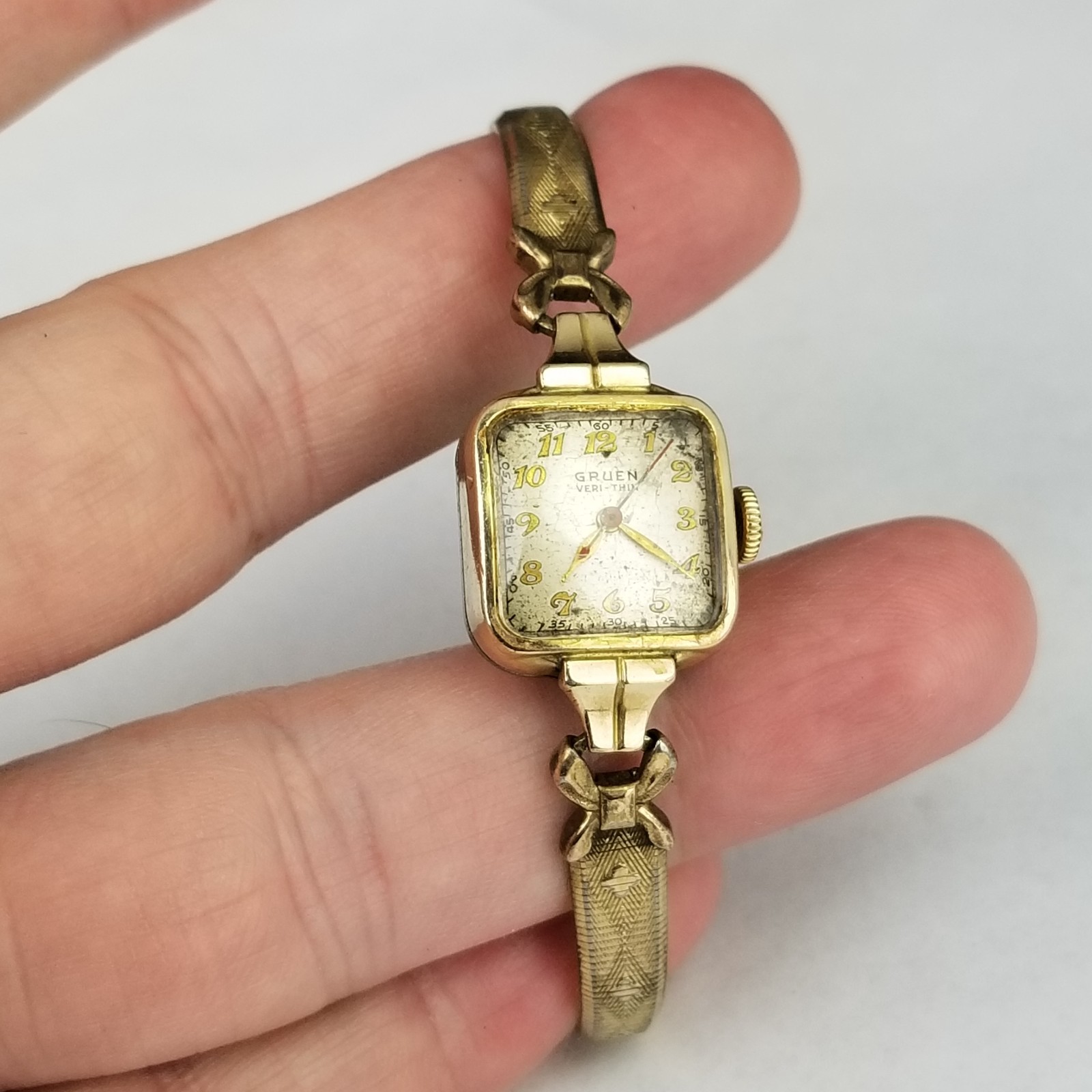 Vintage Gruen watch Ladies Wrist 1960’s Guildite veri-thin hand wind 16mm