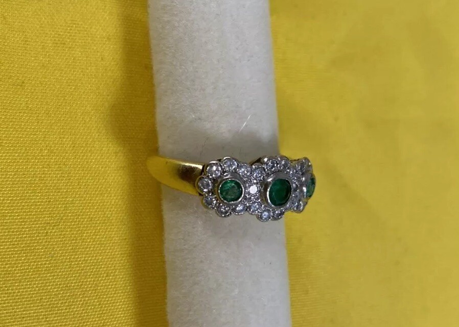 18K Lady’s Gemstone Fashion Ring Featuring 3Round Brilliant Cut Emerald Gemstone