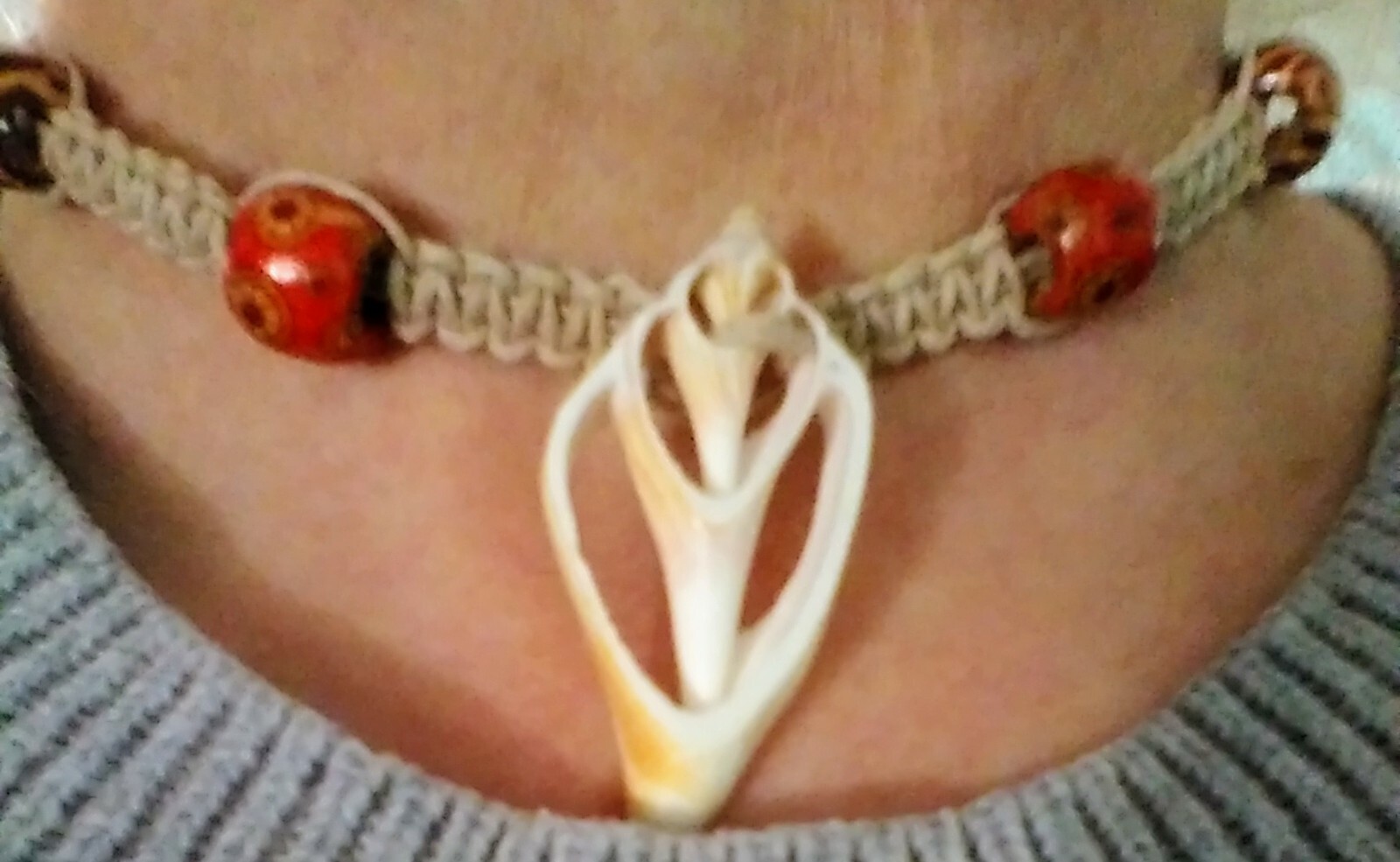 70’s surfer/boho/hippie/skater style hemp macrame choker necklace with seashell