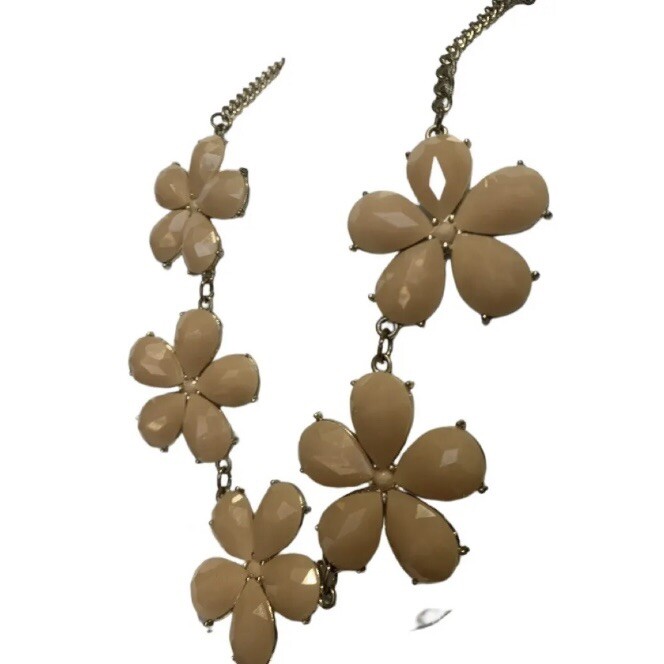 Bold Peach Flower Statement Necklace 21″ Faceted Gold Cottagecore Girlcore