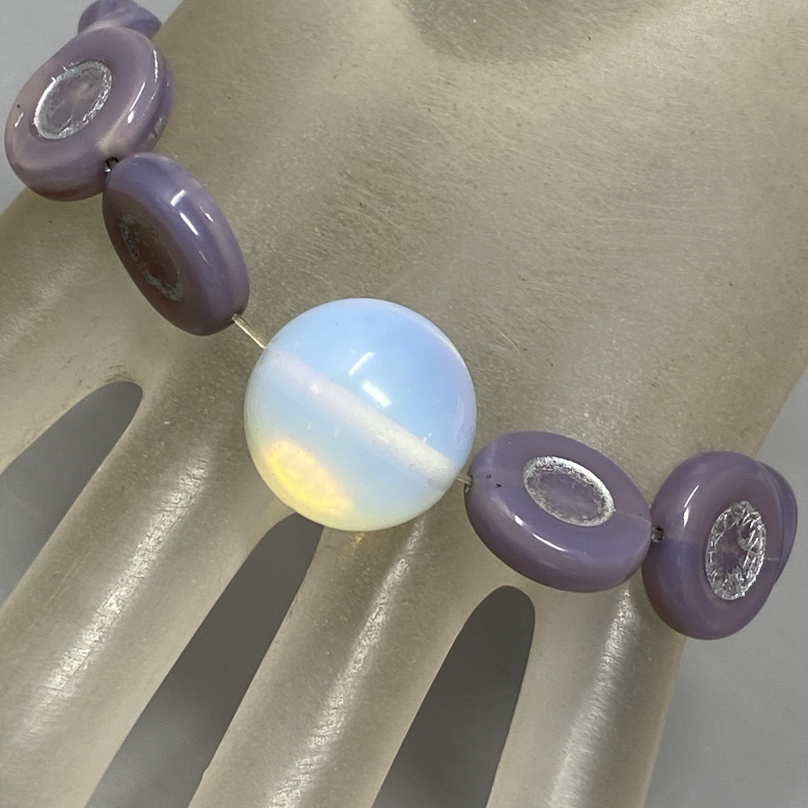 Czech Glass Bead Bracelet Stretch Purple Coin Metallic Large Opalescent 8″