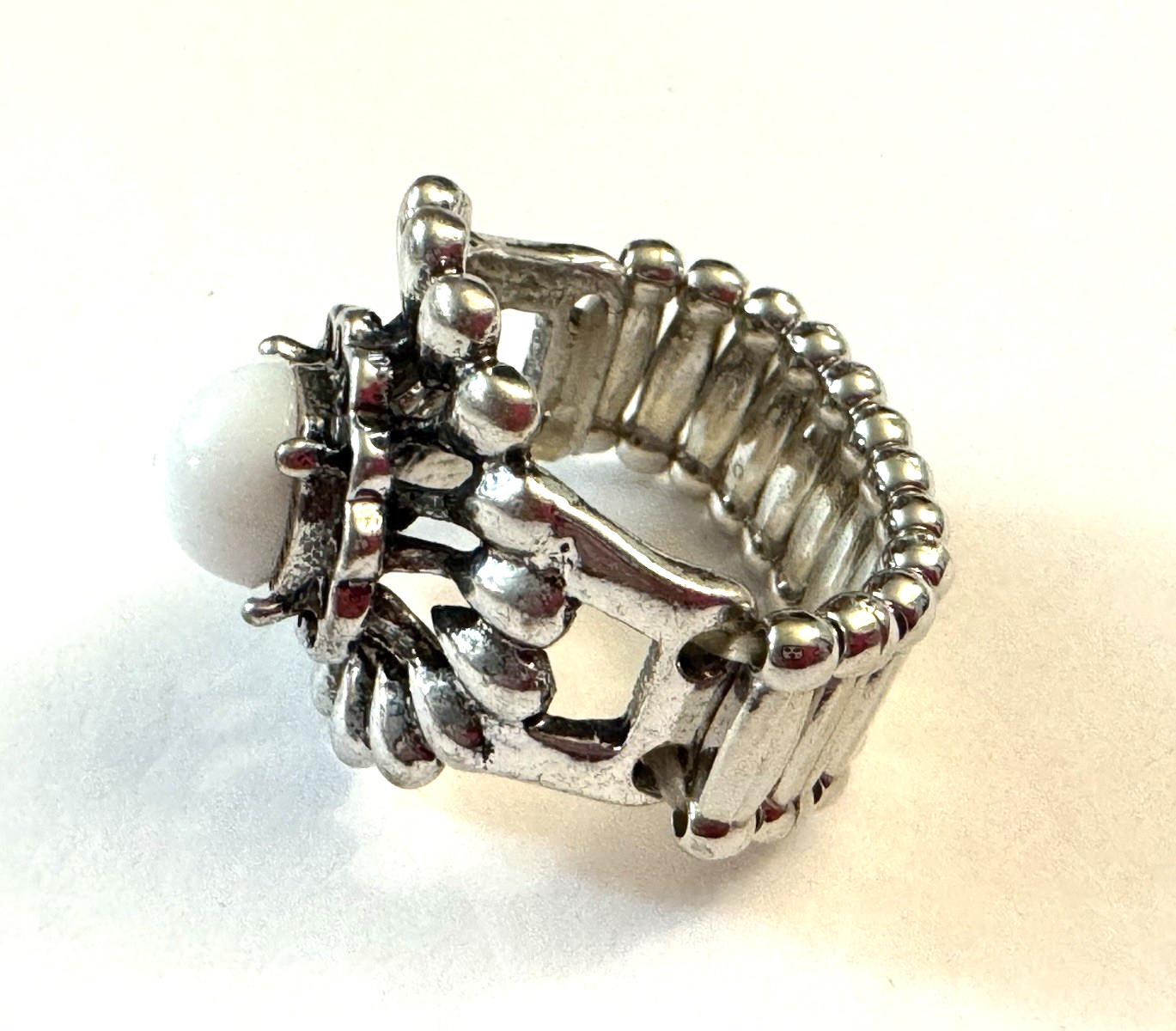 White Cabochon Silver Tone Stretch Band Ring Fashion Cocktail Size 9.5