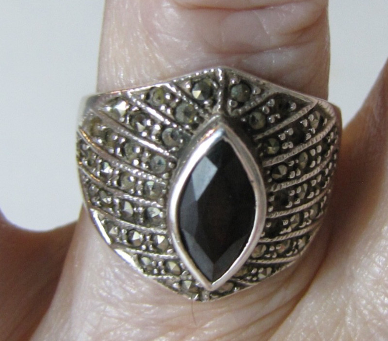 CW Sterling Silver Garnet Marcasite Ring Red Marquise Stone Missing Marcasites