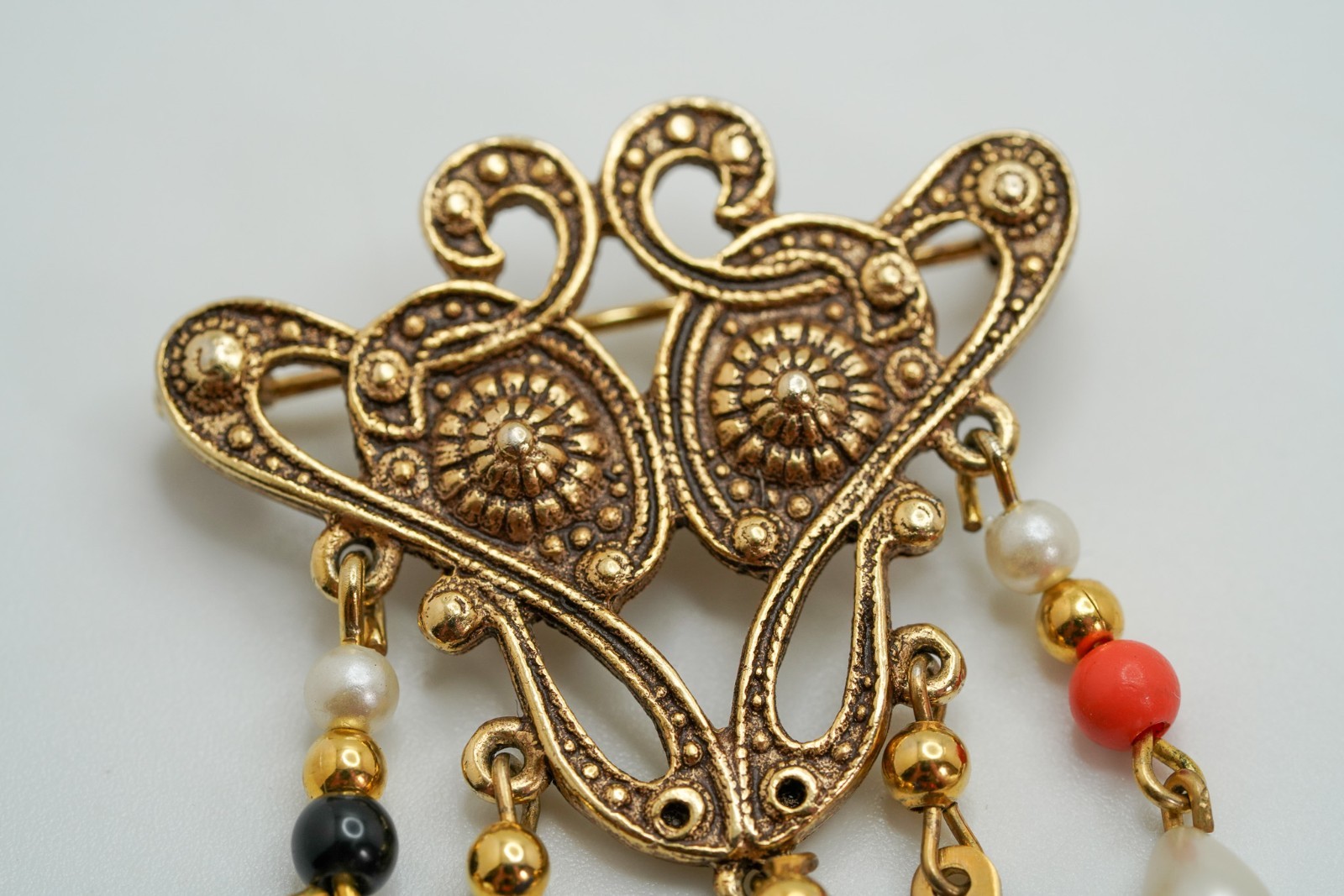 Vintage Gold Tone Blue Dangle Brooch 5.3cm JB45