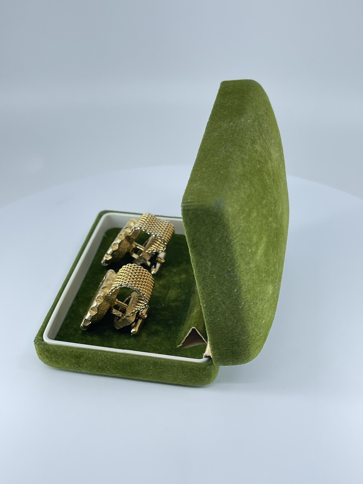 Swank Wrap Cufflinks oval green and brown resin Ruffled edge design