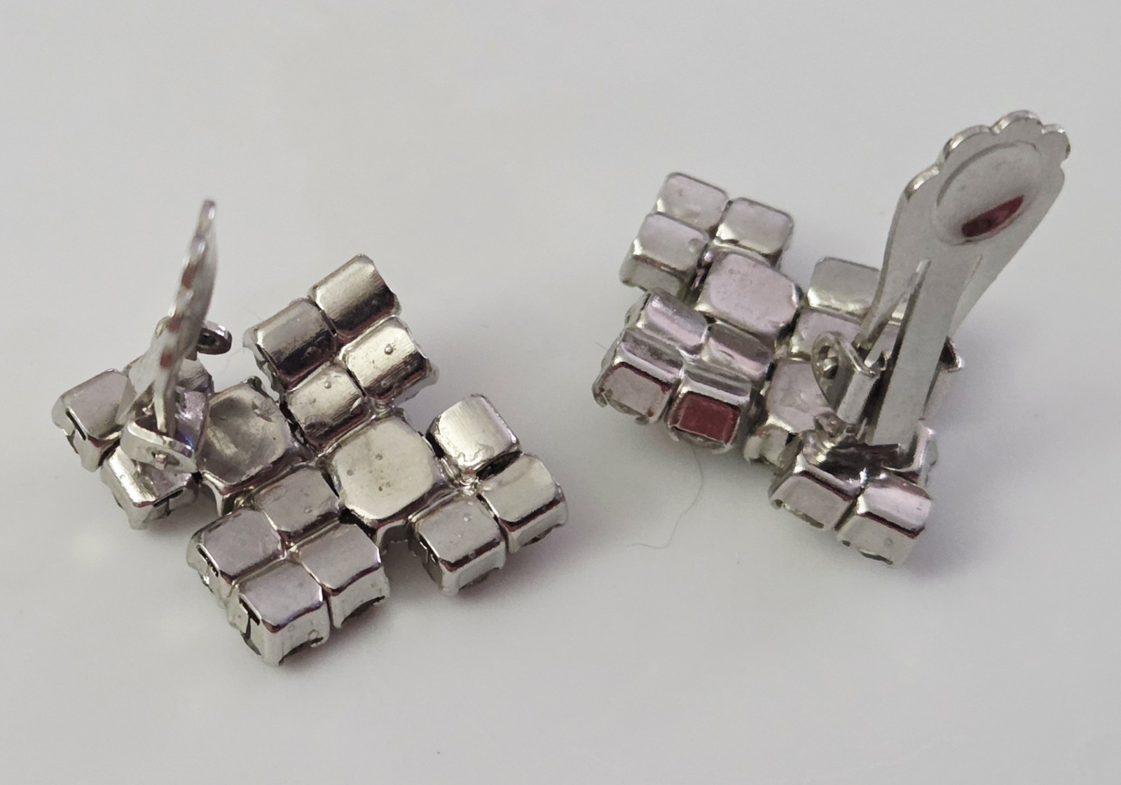 Vintage Silver Tone & Clear Glass Rhinestone Clip On Earrings Silvertone