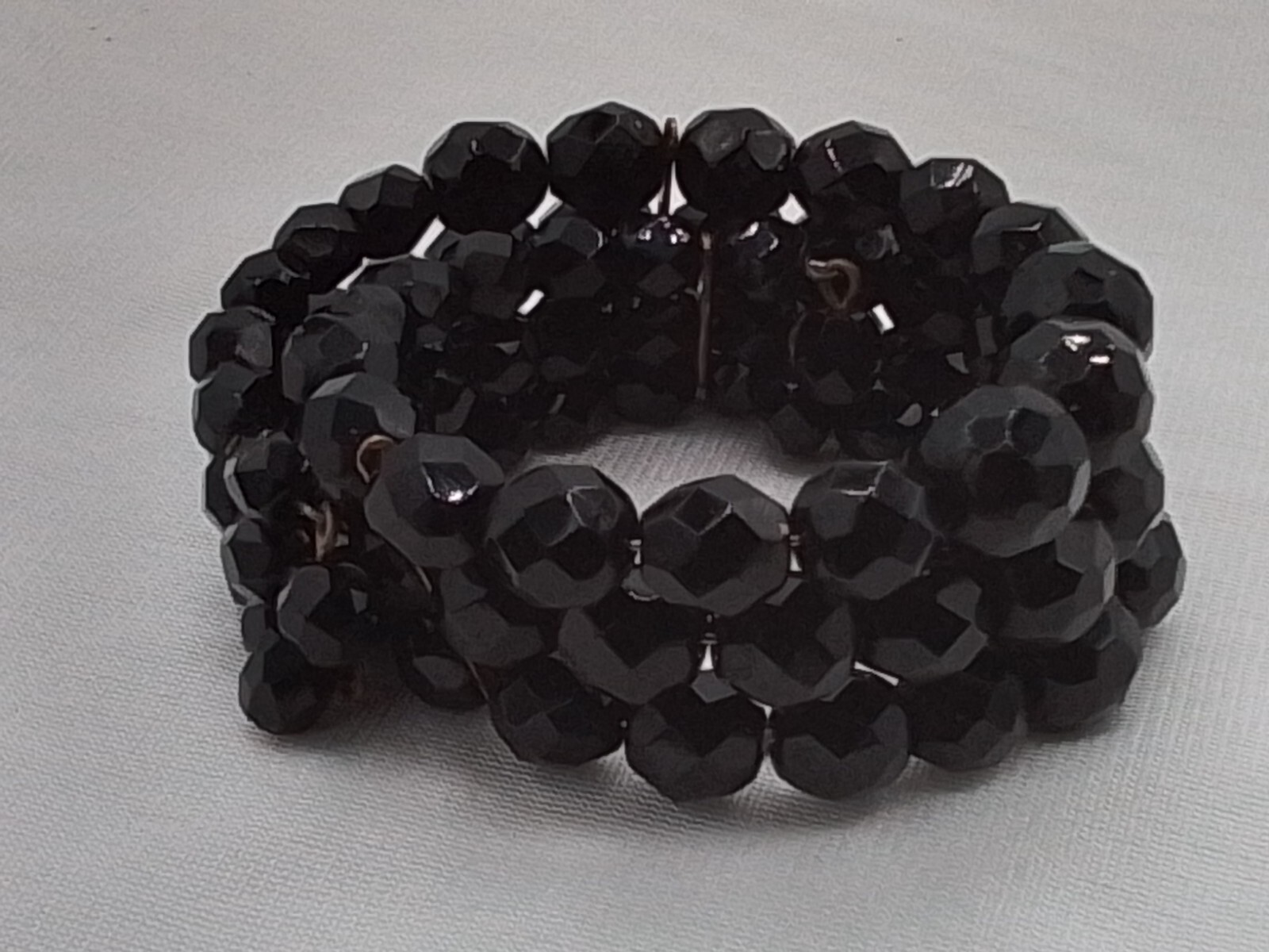 BLACK CRYSTAL TRIPLE STRAND FACETED BEADS EXPANDING WIRE CUFF BRACELET VINTAGE