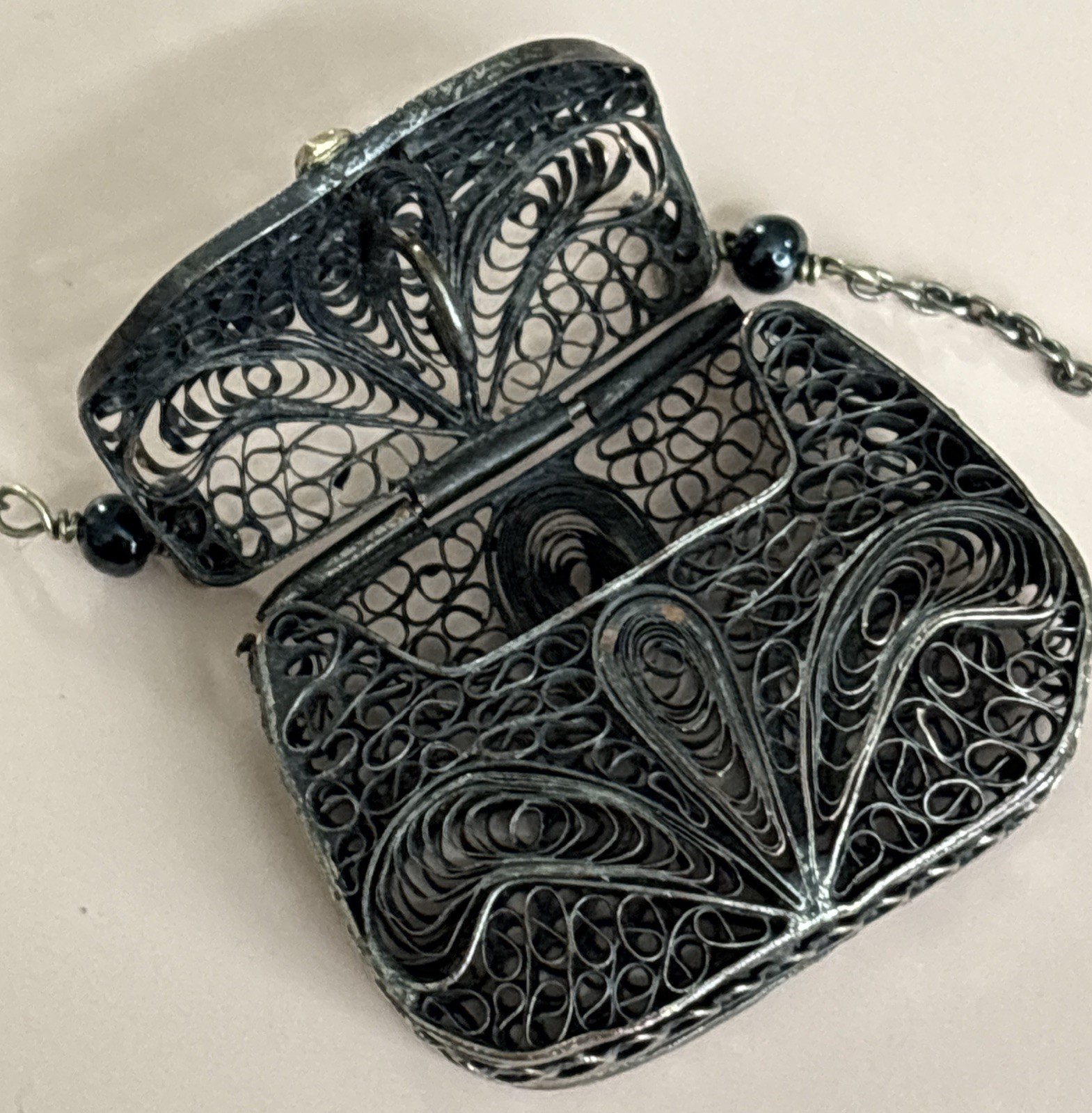 VTG SilverPlated Filigree Purse/Bead Necklace Patina Coin Purse Pendant Necklace