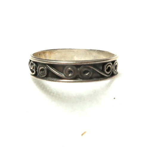 VINTAGE SOUTHWEST STERLING SILVER RING ~ SIZE 7 ~ signed: 925