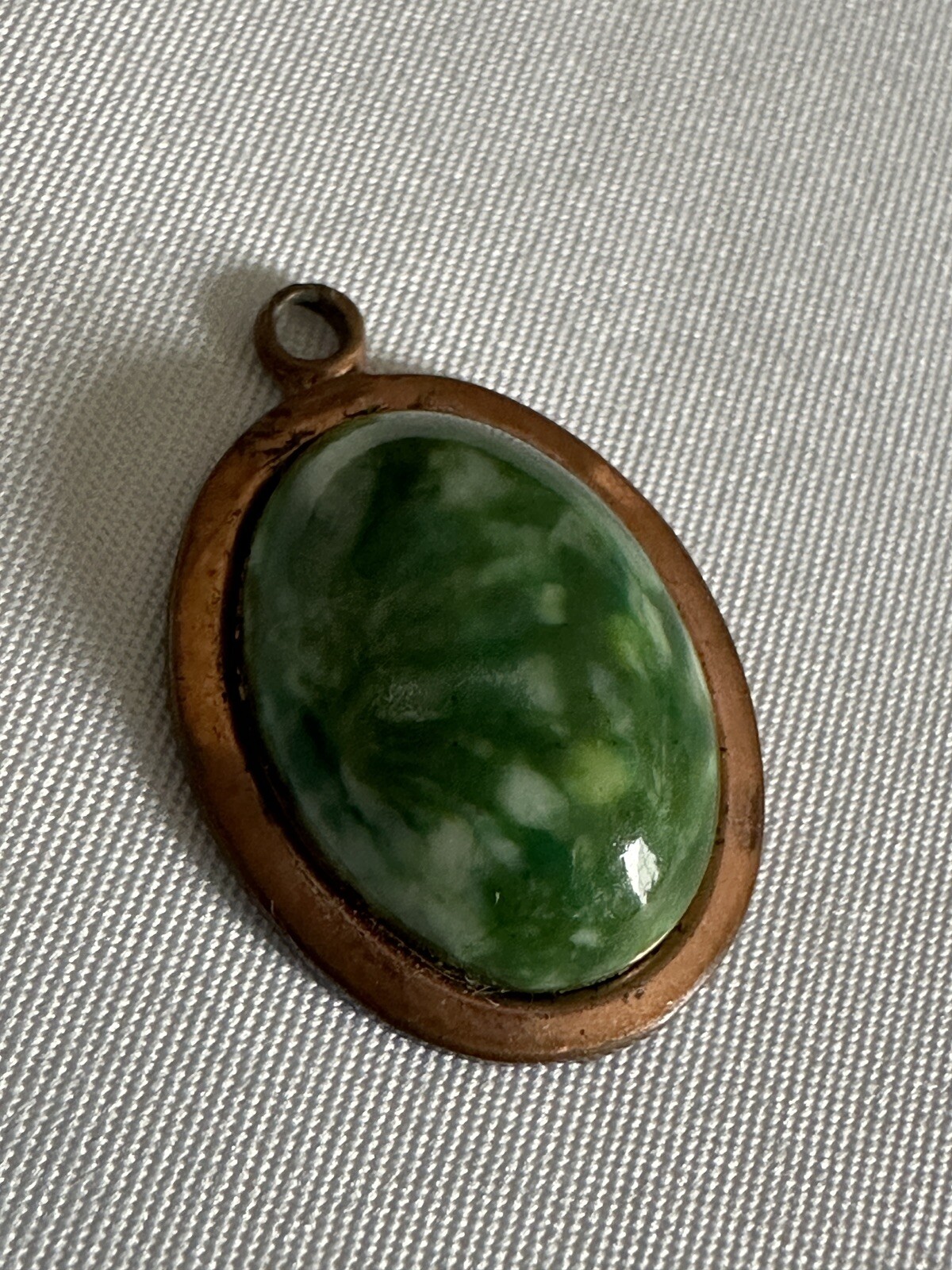 Vintage Green White Stone Cabochon Pendant Copper Tone Metal Oval Shape B11