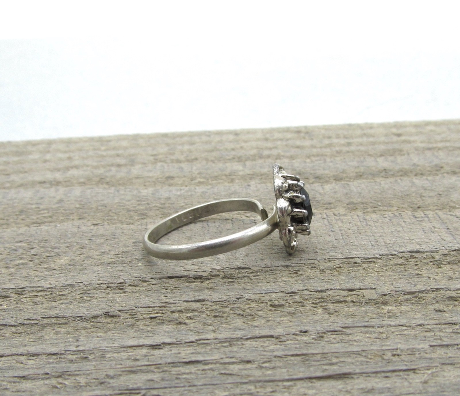 Vintage Adjustable Ring Signed Vogue Silver Tone Faceted Stone Ornate Setting
