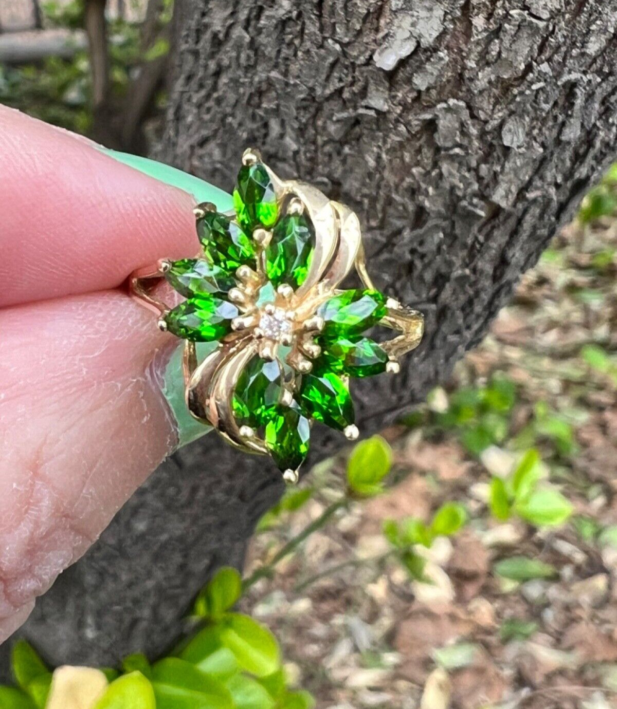 VINTAGE 14K YELLOW GOLD VIVID GREEN CHROME DIOPSIDE DIAMOND COCKTAIL RING